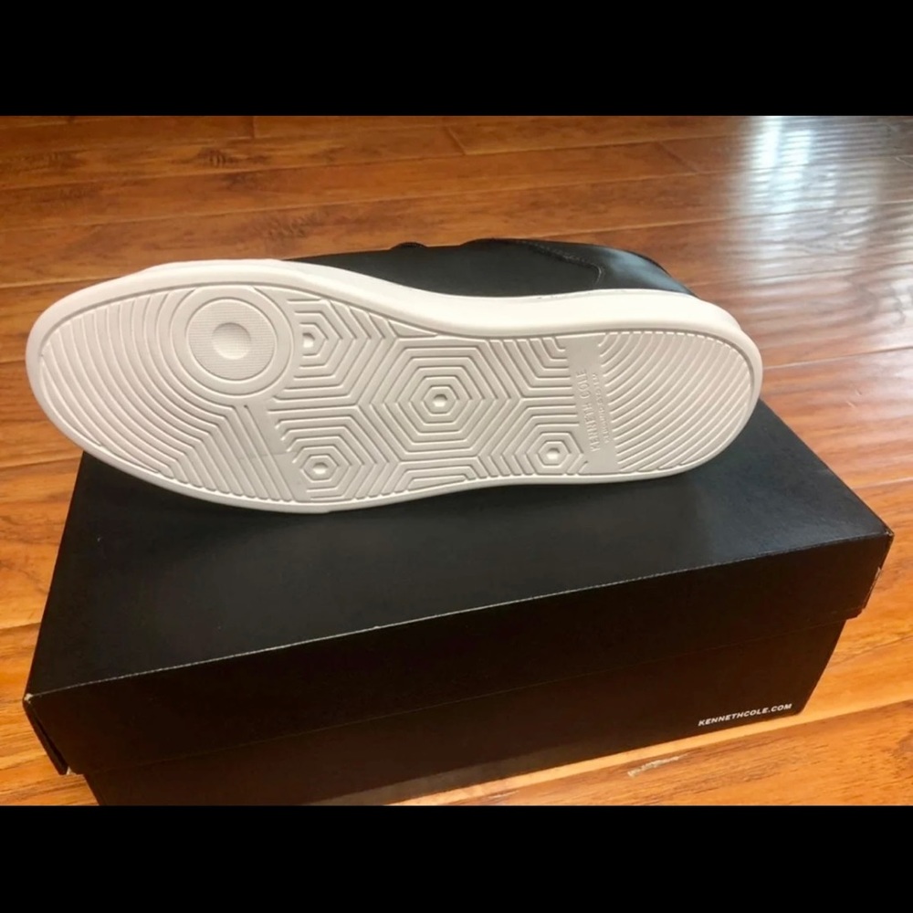 Kenneth Cole Sneaker - Picture 4 of 6
